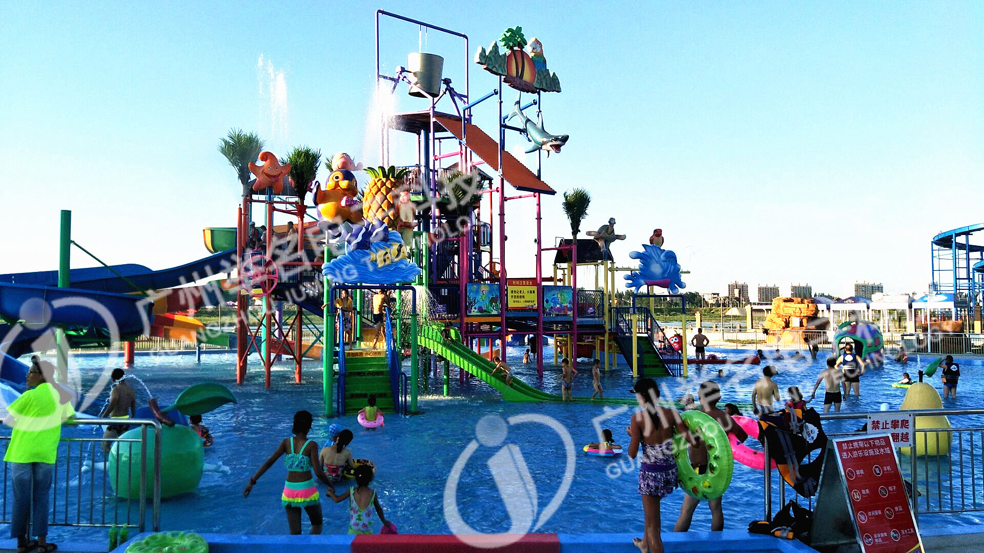 湖北随州欢乐世界水上乐园